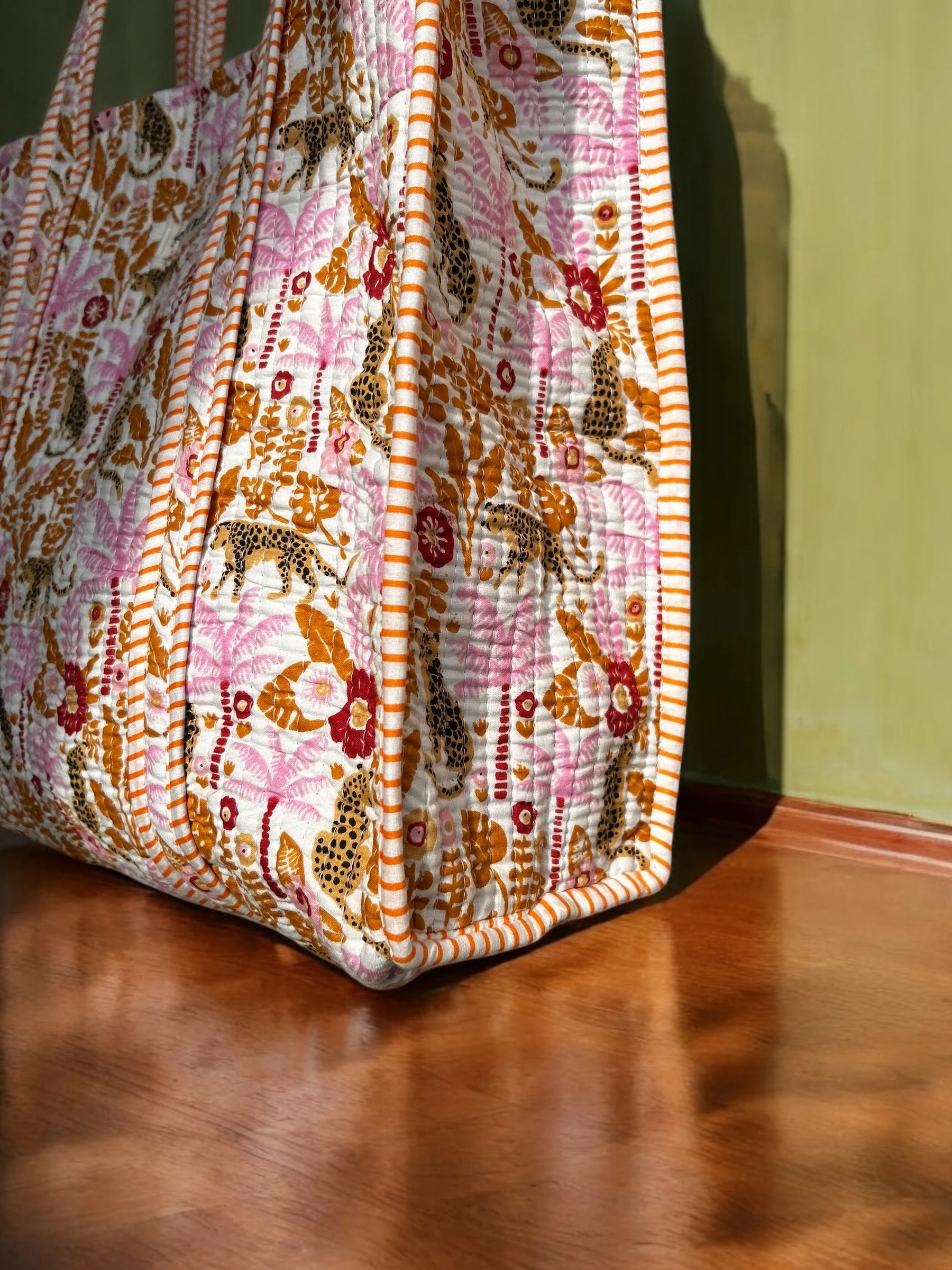 Jungle Escape Quilted Tote Bag - Image 6