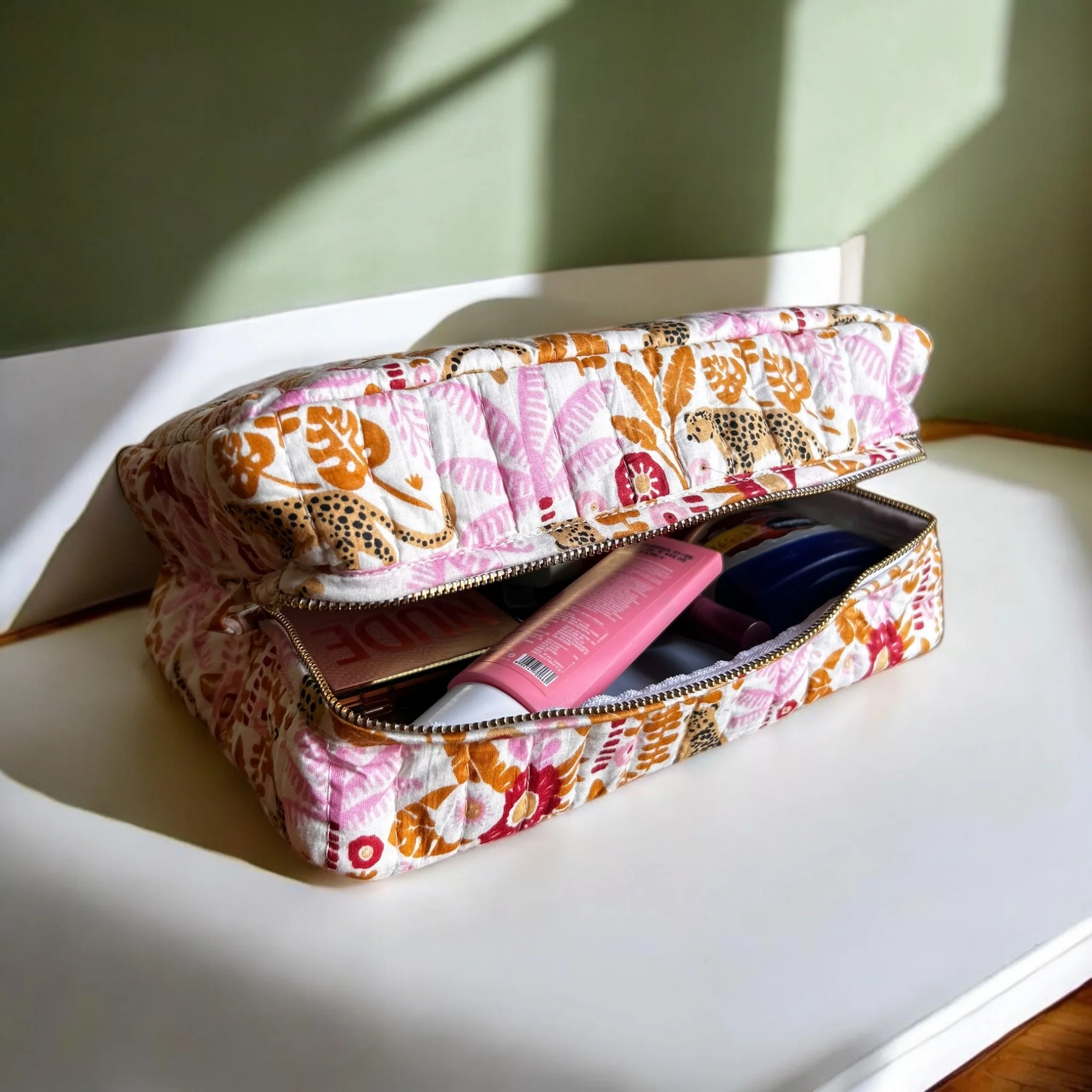 Jungle Escape Large Quilted Organiser - Image 4